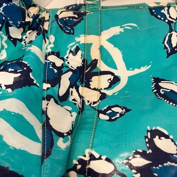 Chanel   large floral tote. - Picture 15 of 15